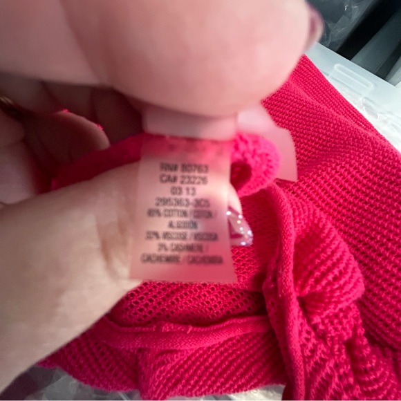 Victoria’s Secret dark pink loose crochet boho cover up sweater Size M/L - Picture 5 of 7